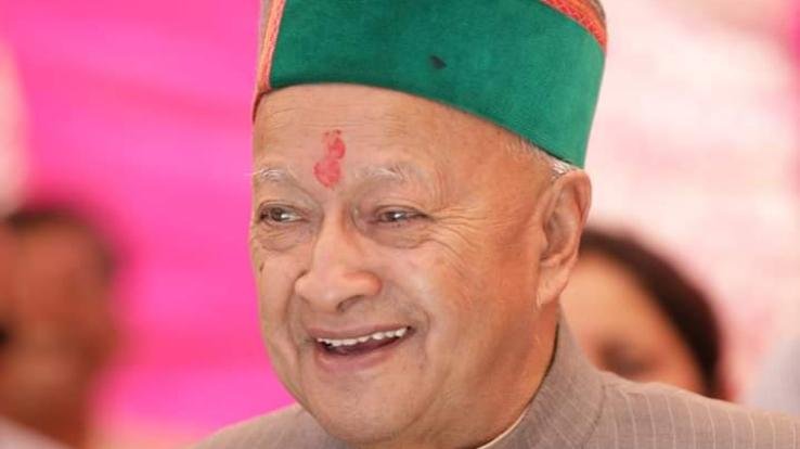 पूर्व मुख्यमंत्री ने दिए 58 हजार मास्क और हाइपोक्लोराइट सप्रे