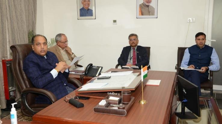 जमाखोरी और मुनाफाखोरी पर नजर रखे जाने पर दें विशेष बल : मुख्यमंत्री