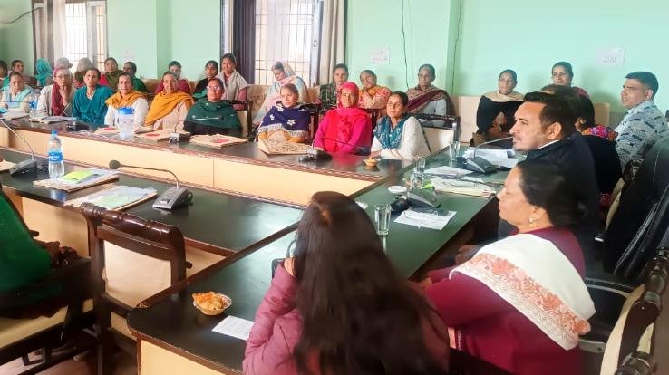 Padhar: Single women training camp organized