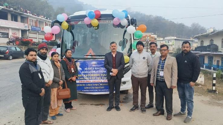 Minister Rajesh Dharmani sent children for exposure visit under Chief Minister Sukhashray Yojana