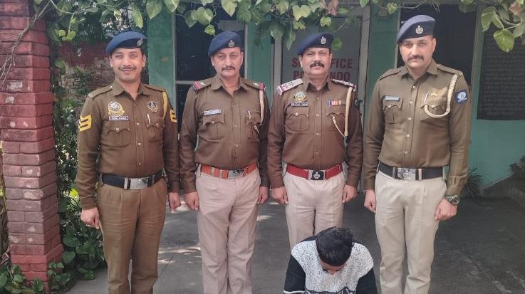 Solan: Parwanoo police arrested the accused who lured a minor girl and took her to Delhi.