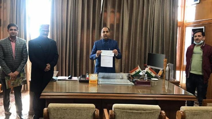 कोविड-19 साॅलिडेरिटी रिस्पोंस फंड के लिए परिवहन मंत्री ने भेंट किया एक करोड़ का चैक