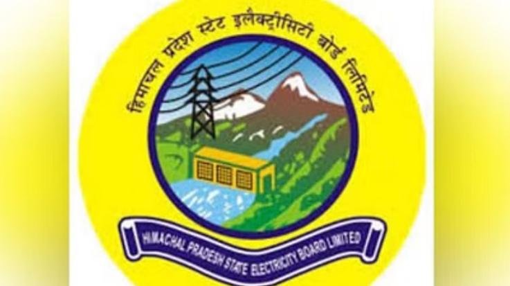 Himachal: Electricity Board employees expressed their anger by wearing black badges, said that if their demands are not fulfilled then they will launch a big agitation.