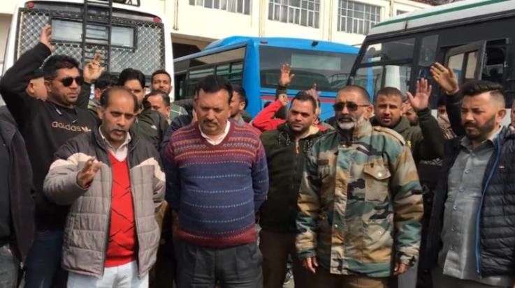 HRTC Driver Operators Association opened front against the government regarding its demands, gave 15 days ultimatum