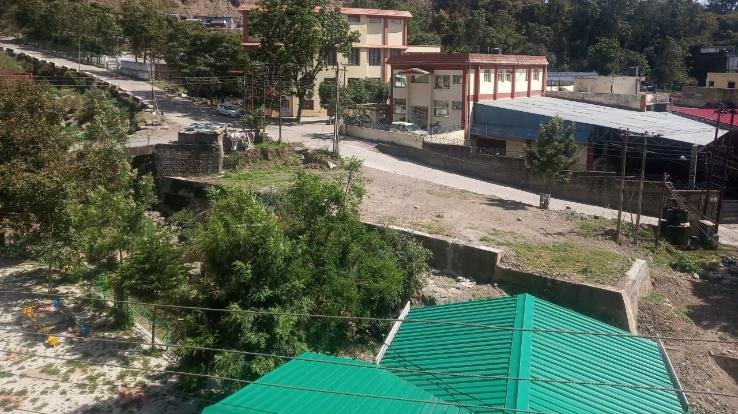 परवाणू में  किया सैनिटाइजर का छिड़काव