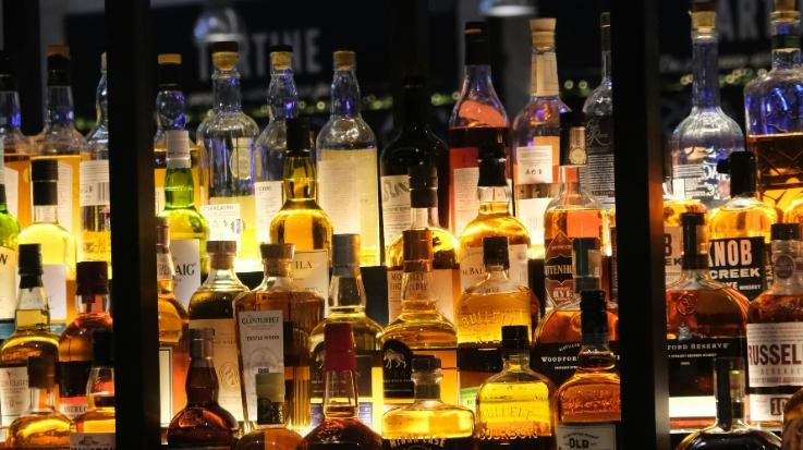 The- process- o-f auctioning- liquor- shops- will- start- in -Himachal- from- tomorrow-, target -of -revenue- of- Rs 2,850 -crore