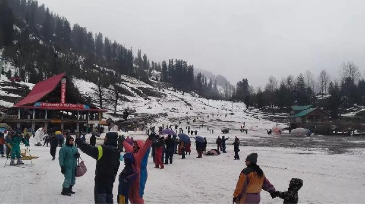 Rain- and- snowfall- continues- in -Himachal -Pradesh-, Meteorological -Department- issued- alert