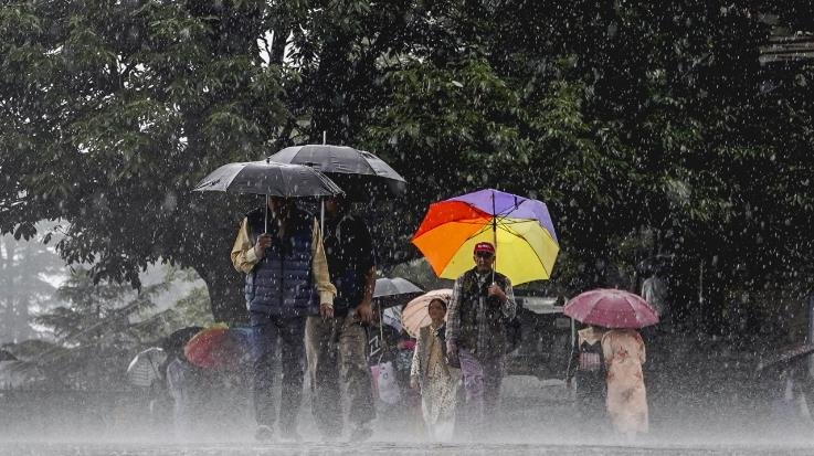 There- is- a -possibility -of- light- rain- and -snowfall- in- many- areas- of -Himachal- from -tomorrow-, know -when -the- weather- will- clear
