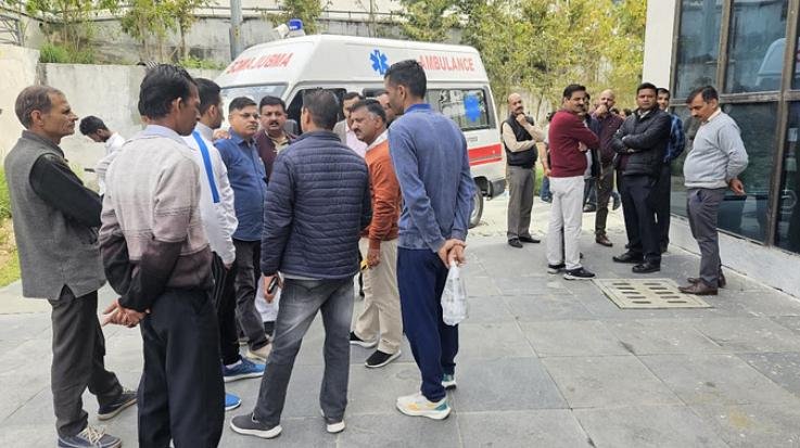 Vimal- Negi's- body- was- brought- to- AIIMS- Bilaspur- for- postmortem