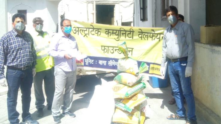 2000 पात्र मजदूरों को राशन के रूप में सहायता की प्रदान