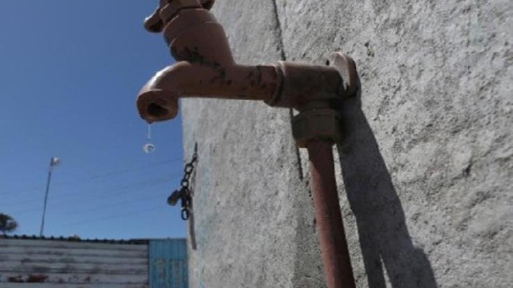 पानी की बूँद बूँद को तरस रहे 8 गांवों के वासी 