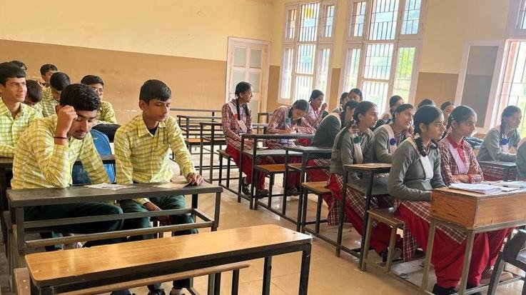 Himachal: 7 colleges with zero enrolment closed, schools with less students will also be merged