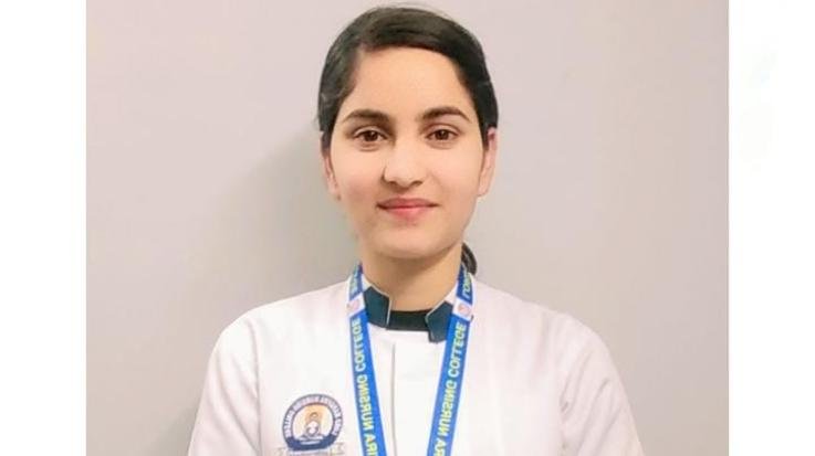 Solan: Lord Mahavira's smile spread brightness, achieved third position in the state in B.Sc Nursing