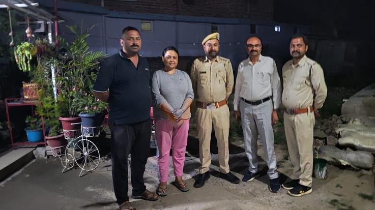 On- the- complaint- of -leopard- in- Kunihar- area-, forest -department -employees- visited -the- affected- area