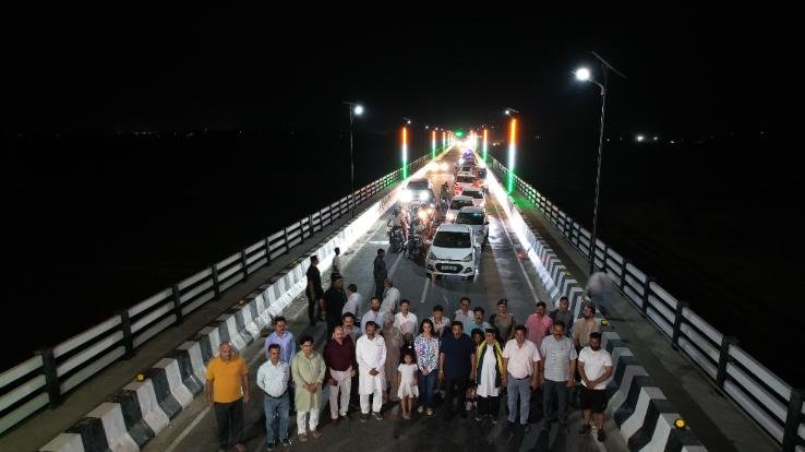 Una; Haroli Rampur bridge illuminated with tricolor lights before Haroli festival