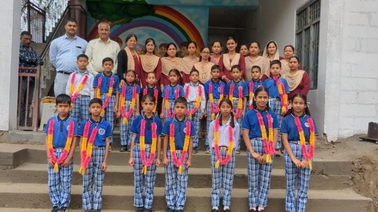 Jwalamukhi: Mehar Memorial Public School won 17 medals in district level athletics meet