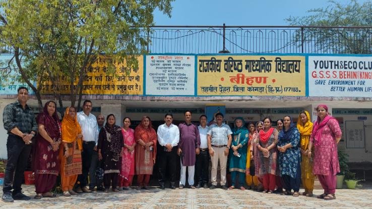 Dehra: Rekha Kumari was elected as the president of the committee for the second time in Behan School
