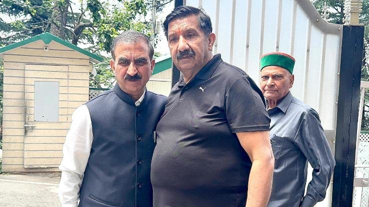 cm-sukkhu-met-mukesh-agnihotri-between-congress-infighting-in-himachal