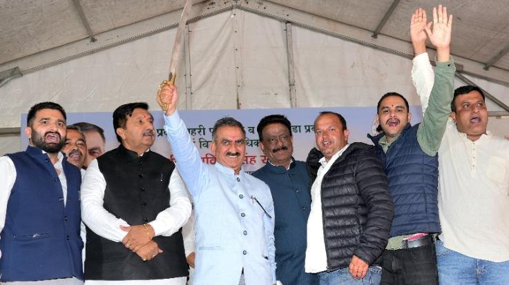 Theog receives major gifts, CM inaugurates bus stand and market complex.