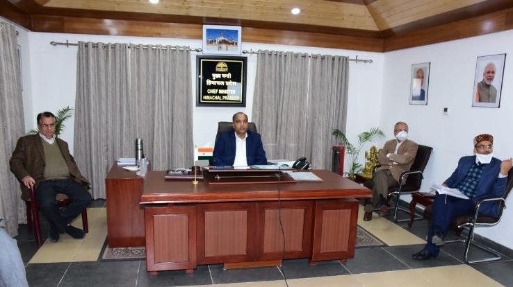 मुख्यमंत्री ने अधिकारियों को दिए राज्य में कोरोना वायरस के हाॅट स्पाॅट सील करने के निर्देश