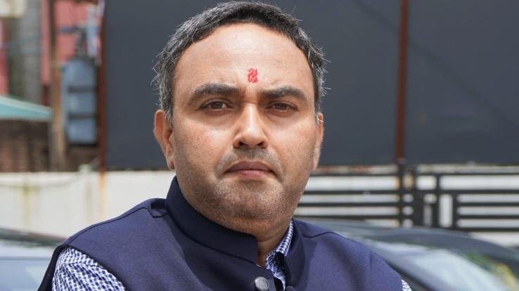 Sukhu government is making friends happy instead of disaster victims: Vishwa Chakshu