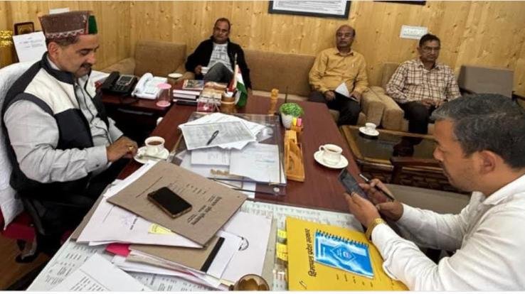  Chamba: Kewal Singh Pathania held a meeting with Education and Public Works Department officials in Shimla