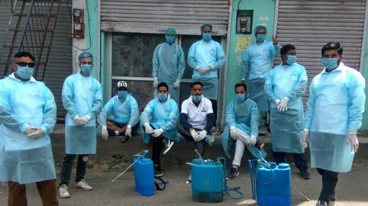 विधायक रामलाल ठाकुर ने  कहलूर विकास सेवा संस्था को की सेनेटाइजर किट प्रदान