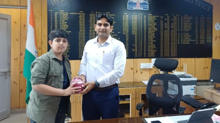 Dharamshala: 13-year-old Pratham Puri showed humanity, gave relief money to the disaster affected in Saraj
