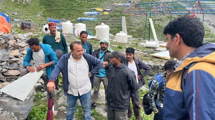 Ahead of the Manimahesh Yatra, Bharmour MLA Dr. Janak Raj reviewed preparations and participated in the cleanliness drive