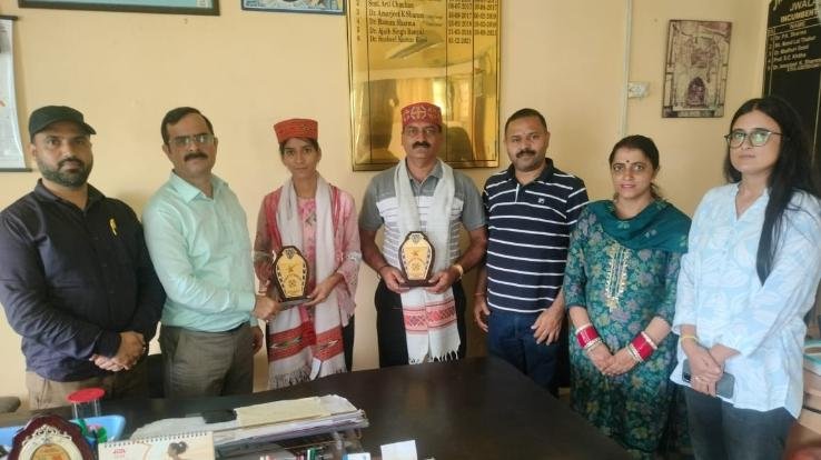 Priyanka Dhiman secured sixth position in the state in BA examination, made Jwalamukhi College and the region proud