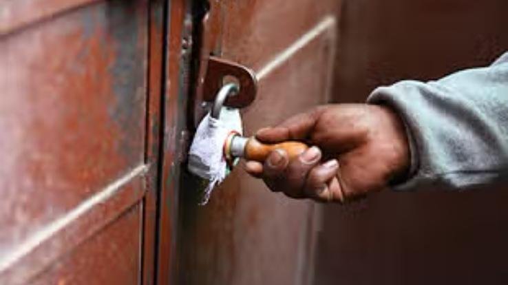  Noorpur: Medicine factory running without license sealed, 23 thousand injections seized