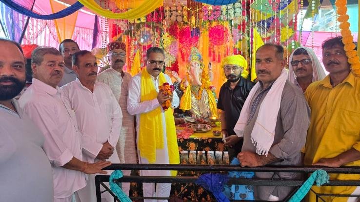 Dadasiba: Ganesh festival celebrated in full swing at Shiva temple, former minister Vikram Thakur took blessings