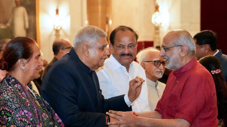 Dhankhar seen for the first time after resignation, seen smiling, congratulated the new Vice President on his victory