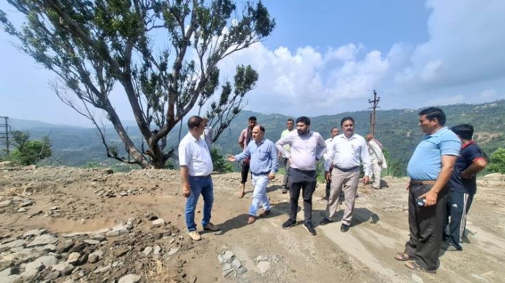Solan_Heavy_rains_cause_damage_in_Baddi_Nalagarh_area_ADC_Rahul_Jain_took_stock