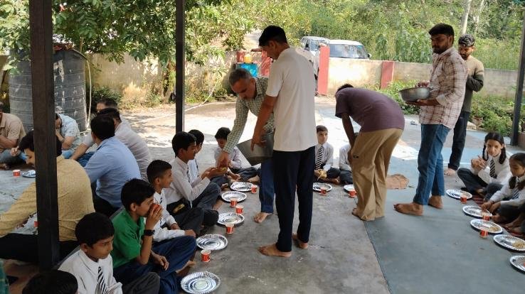 Kunihar-On-the-occasion-of-Navratri-a-feast-was-organised-at-the-220-KV-Power-House