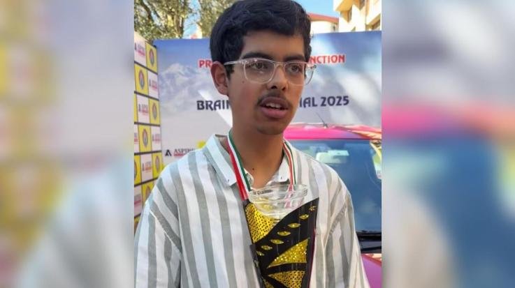 Solan_Gurukul_Senior_Secondary_School_alumnus_Akshat_Thakur_becomes_the_Brain_of_Himachal