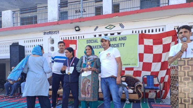 Kangra_Fitness_fervor_in_Vadhu_Tippri_over_70_participants_show_their_strength_in_walkathon