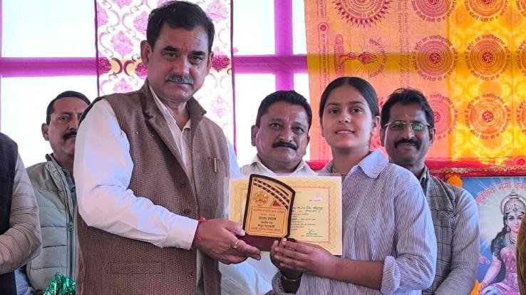 Solan_Students_should_make_education_a_means_of_gaining_knowledge_and_determining_the_future_path_Sanjay_Awasthi