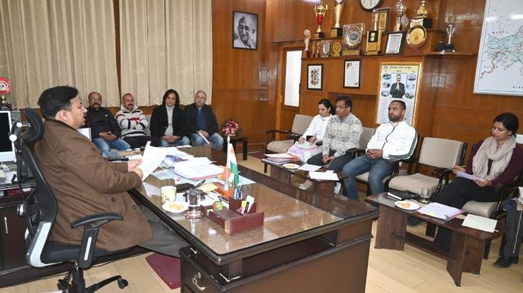 Shimla_Silver_carving_will_be_done_in_the_sanctum_sanctorum_of_Hanuman_Temple_Jakhu_the_trust_has_given_approval.
