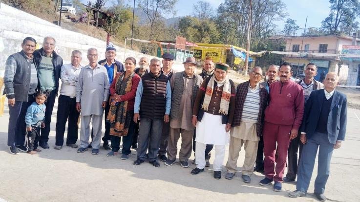  Kunihar: Meeting of Pensioners and Senior Citizens Welfare Organization Unit Patta Barabar Haripur concluded.
