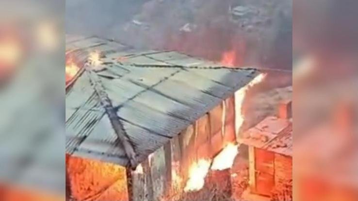 Kinnaur_A_massive_fire_broke_out_in_Naling-2_village_burning_a_two-storey_house_to_ashes.