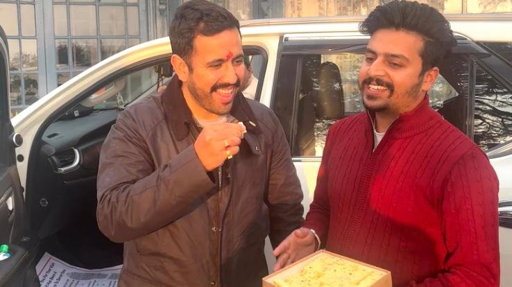 Shimla: Shubham Verma met Minister Vikramaditya Singh after becoming the NSUI state vice-president.