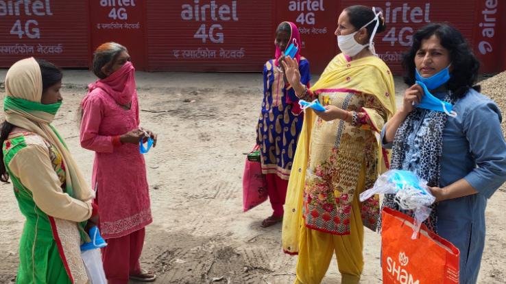 पूरे प्रदेश में नागरिकों को मास्क एवं सैनिटाइजर बांट रही लाडली फाउंडेशन