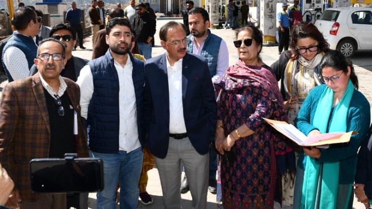 Solan_Industries_Minister_inspected_the_proposed_sites_for_removal_of_harmful_trees.