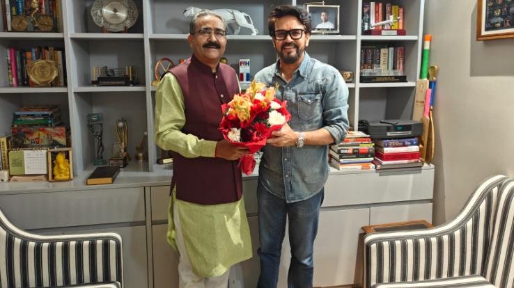 Bikram Thakur met MP Anurag Thakur in New Delhi and discussed development work in the area.