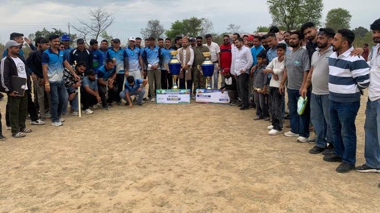 Indora: Himachal Police team became the winner in Bhogarwa Premier League.