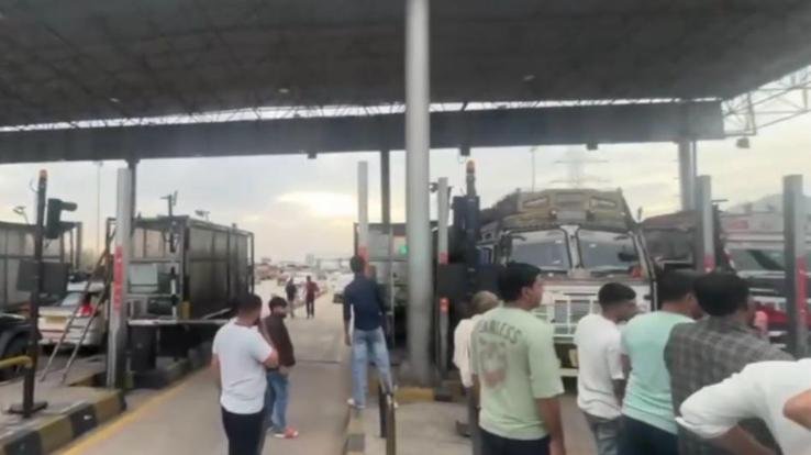 Bilaspur: Driver manhandled at toll plaza, accused of robbing cash