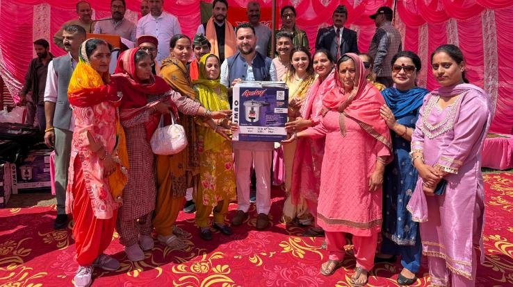 Hamirpur: Ex-servicemen and women's wing felicitation ceremony organised, Ashish Sharma was the chief guest