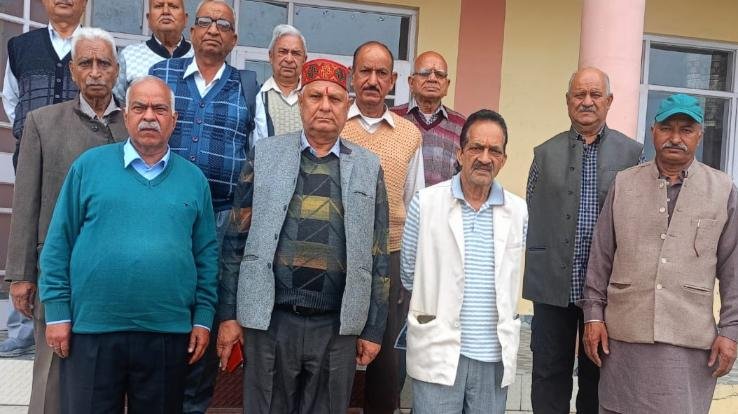  Kunihar: Association roars in Kunihar over pending demands of pensioners, warns the government