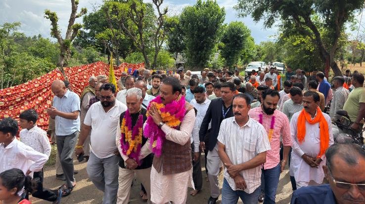 Indora: MLA Malendra Rajan inaugurated a stadium worth Rs 5 lakh in Palakh.